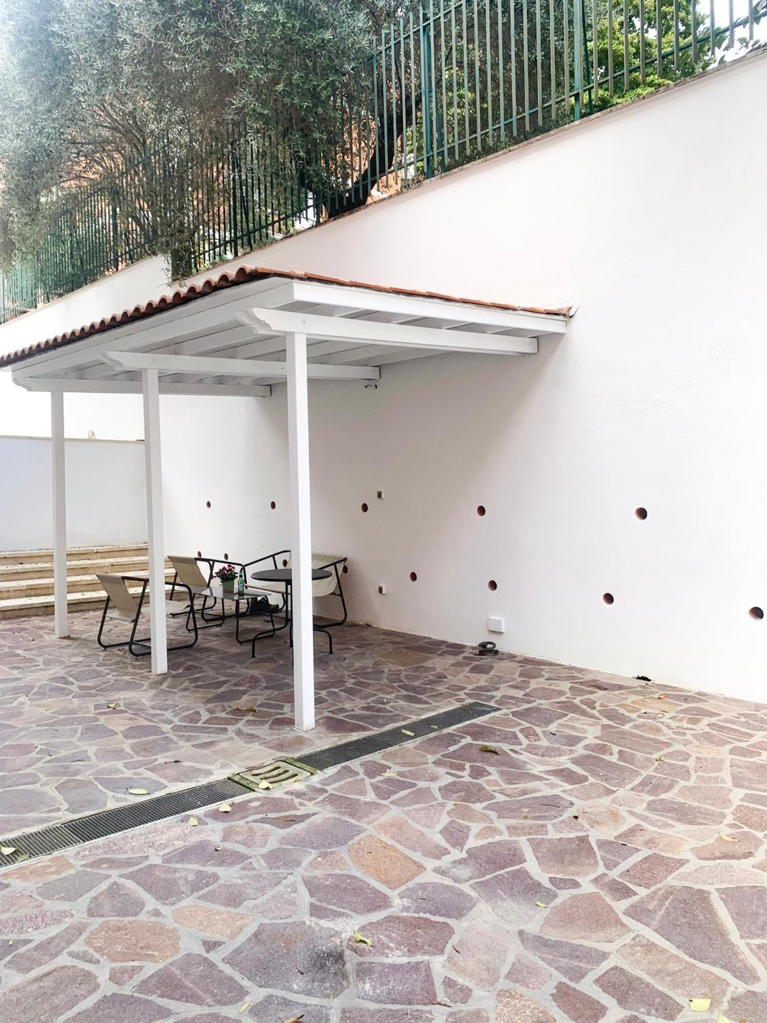 Falda House